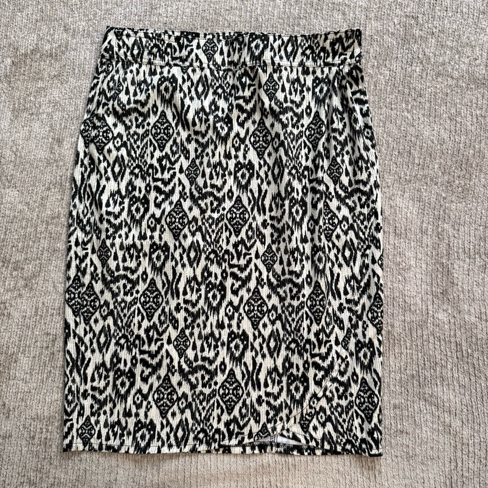 RipSkirt Hawaii Indo Ikat Wrap Skirt Length 3 Black Cream Travel Medium